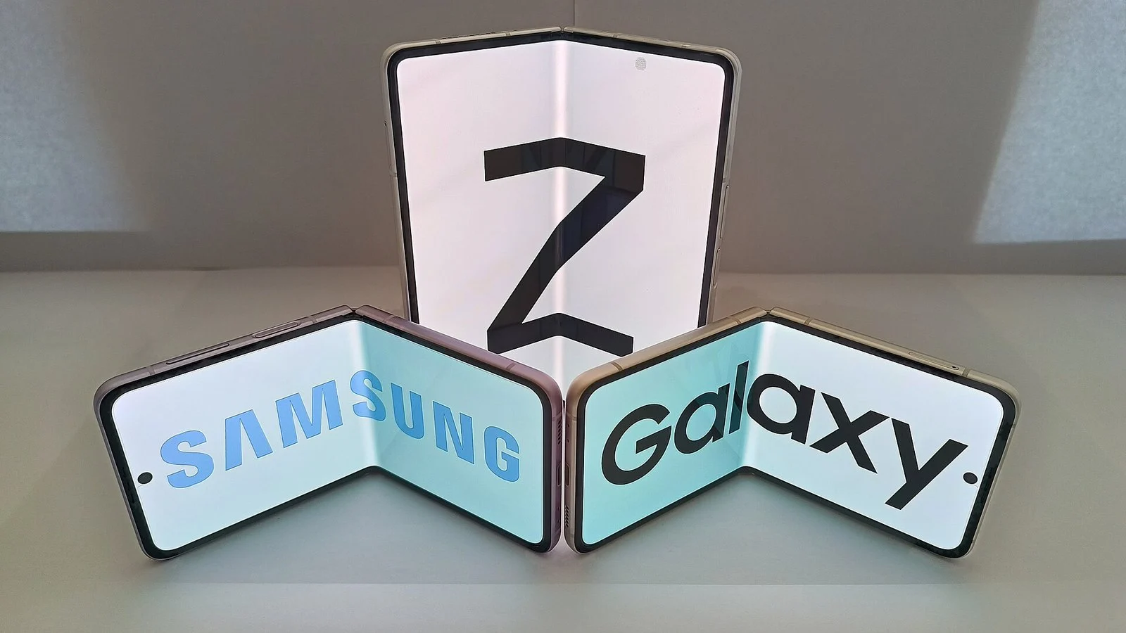 Samsung Foldable Smartphone.jpg